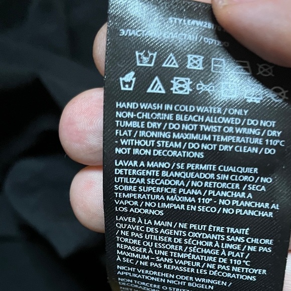 NEW Guess Rhinestone Embellished Short Sleeve Logo Tee in Black sze S - Picture 11 of 12